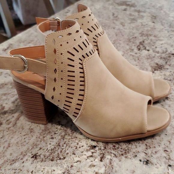 Qupid Shoes - Open Toe Block Heel Sandals